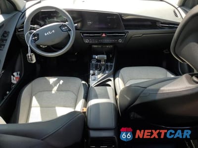 Zdjęcie 8 z 13 samochodu: 2025 KIA NIRO SX VIN:KNDCT3LEXS5217283 - miniatura
