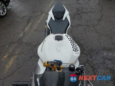 Piąte zdjęcie samochodu w środku: 2024 KAWASAKI ZX636 K VIN:JKBZXJJ19RA000625 - miniatura