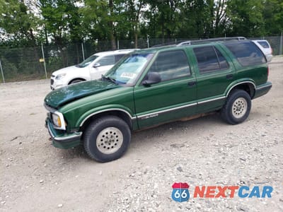 1997 CHEVROLET BLAZER 1GNDT13W4VK110812 - główne zdjęcie licytacji z USA - miniatura