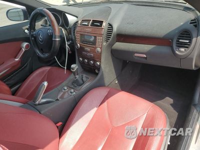 Zdjęcie 8 z 12 samochodu: 2005 MERCEDES-BENZ SLK 350 VIN:WDBWK56F15F049398 - miniatura