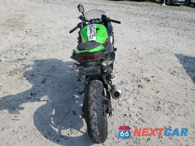 Czwarte zdjęcie samochodu z boku: 2022 KAWASAKI EX400 VIN:JKAEXKG17NDAG9675 - miniatura