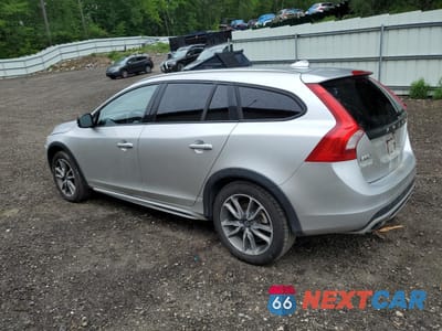 Drugie zdjęcie samochodu z przodu: 2017 VOLVO V60 CROSS COUNTRY PREMIER VIN:YV440MWK3H1039525 - miniatura