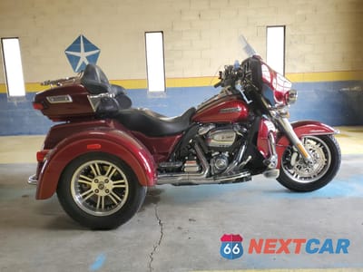 2017 HARLEY-DAVIDSON FLHTCUTG TRI GLIDE ULTRA 1HD1MAD12HB858005 - główne zdjęcie licytacji z USA - miniatura