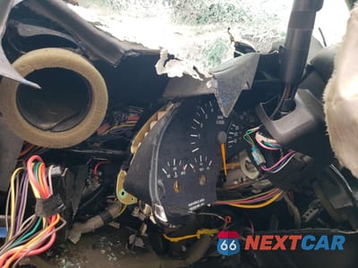 Zdjęcie 9 z 12 samochodu: 2000 PONTIAC FIREBIRD TRANS AM VIN:2G2FV32G7Y2171138 - miniatura