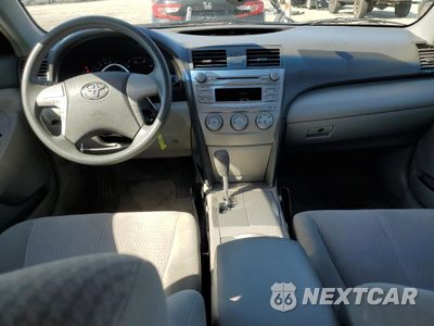 Zdjęcie 8 z 12 samochodu: 2010 TOYOTA CAMRY BASE VIN:4T1BF3EK5AU546947 - miniatura
