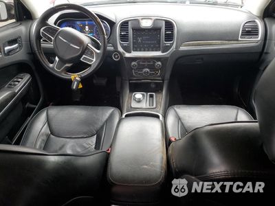 Zdjęcie 8 z 14 samochodu: 2017 CHRYSLER 300C VIN:2C3CCAKG8HH622149 - miniatura