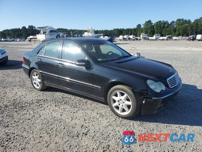 Czwarte zdjęcie samochodu z boku: 2004 MERCEDES-BENZ C 240 VIN:WDBRF61J14E017123 - miniatura