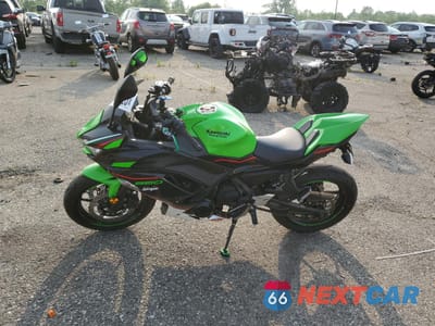 Trzecie zdjęcie samochodu z tyłu: 2022 KAWASAKI EX650 N VIN:ML5EXEN18NDA76305 - miniatura
