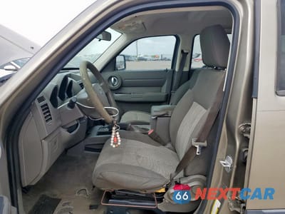 Zdjęcie 7 z 14 samochodu: 2007 DODGE NITRO SXT VIN:1D8GT28K17W597188 - miniatura