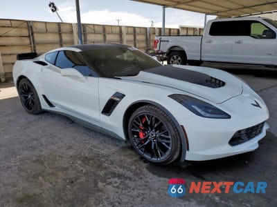 Czwarte zdjęcie samochodu z boku: 2015 CHEVROLET CORVETTE Z06 3LZ VIN:1G1YU2D62F5605787 - miniatura