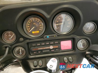 Zdjęcie 7 z 9 samochodu: 2004 HARLEY-DAVIDSON FLHTCUI VIN:1HD1FCW184Y633159 - miniatura