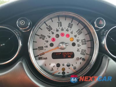 Zdjęcie 9 z 12 samochodu: 2008 MINI COOPER S VIN:WMWRH33588TL97165 - miniatura
