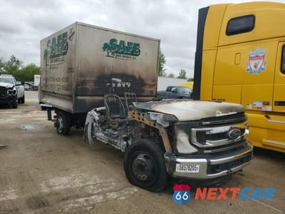 Czwarte zdjęcie samochodu z boku: 2021 FORD F450 SUPER DUTY VIN:1FDTF4GT7MEC76070 - miniatura
