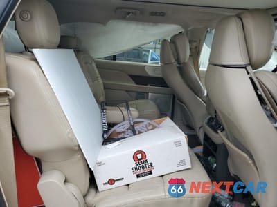 Zdjęcie 11 z 14 samochodu: 2020 LINCOLN NAVIGATOR L RESERVE VIN:5LMJJ3LTXLEL00590 - miniatura