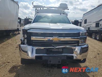 Piąte zdjęcie samochodu w środku: 2018 CHEVROLET SILVERADO C3500 VIN:1GB3CYCG9JZ205913 - miniatura