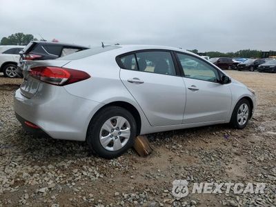 Trzecie zdjęcie samochodu z tyłu: 2017 KIA FORTE LX VIN:3KPFK4A75HE058275 - miniatura