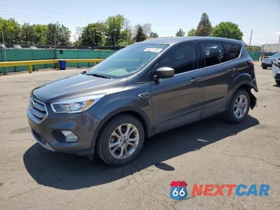 2019 FORD ESCAPE SE 1FMCU0GD2KUA17383 - główne zdjęcie licytacji z USA - miniatura