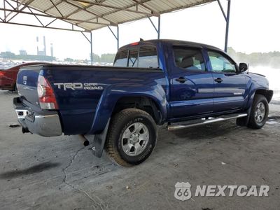 Trzecie zdjęcie samochodu z tyłu: 2015 TOYOTA TACOMA DOUBLE CAB VIN:5TFLU4EN0FX121477 - miniatura