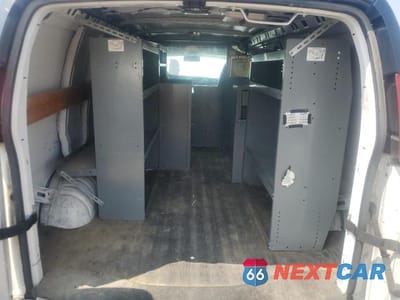 Zdjęcie 10 z 13 samochodu: 2013 CHEVROLET EXPRESS G2500 - CARGO VAN VIN:1GCWGFCAXD1903818 - miniatura