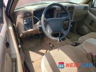 Zdjęcie 8 z 12 samochodu: 1995 CHEVROLET S TRUCK S10 VIN:1GCCS1441SK262322 - miniatura