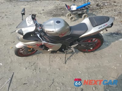 Trzecie zdjęcie samochodu z tyłu: 2006 KAWASAKI ZX636 C1 VIN:JKBZXJD186A001434 - miniatura
