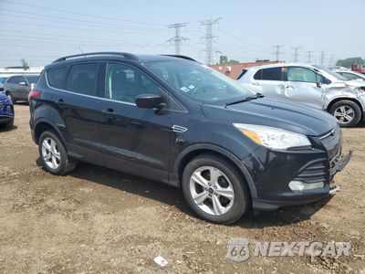 Czwarte zdjęcie samochodu z boku: 2015 FORD ESCAPE SE VIN:1FMCU0GXXFUA58408 - miniatura