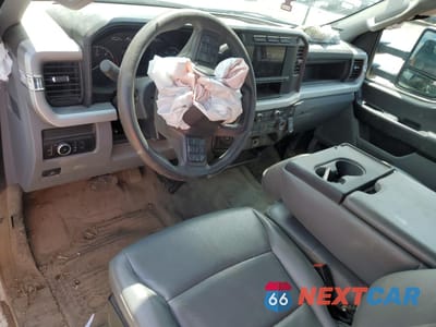 Zdjęcie 8 z 13 samochodu: 2023 FORD F350 SUPER DUTY VIN:1FDRF3HN9PDA18311 - miniatura