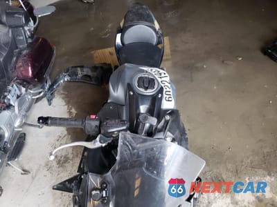 Piąte zdjęcie samochodu w środku: 2024 KAWASAKI EX650 R VIN:ML5EXER10RDAD5534 - miniatura