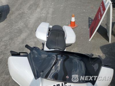 Piąte zdjęcie samochodu w środku: 2024 HARLEY-DAVIDSON FLHX VIN:1HD1KB711RB628500 - miniatura