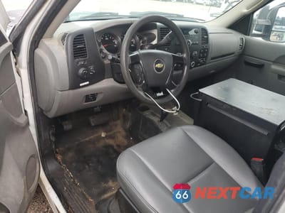 Zdjęcie 8 z 13 samochodu: 2012 CHEVROLET SILVERADO K3500 VIN:1GB3KZCG2CF204776 - miniatura