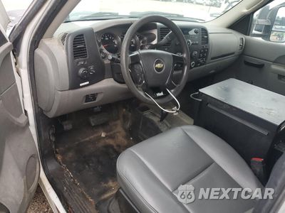 Zdjęcie 8 z 13 samochodu: 2012 CHEVROLET SILVERADO K3500 VIN:1GB3KZCG2CF204776 - miniatura