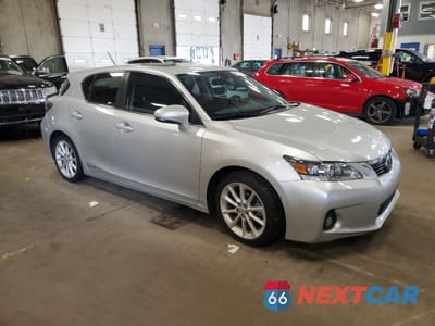 Czwarte zdjęcie samochodu z boku: 2013 LEXUS CT 200 VIN:JTHKD5BH6D2154721 - miniatura