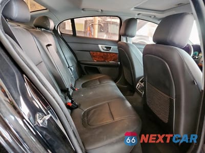 Zdjęcie 10 z 14 samochodu: 2015 JAGUAR XF 2.0T PREMIUM VIN:SAJWA0FS5FPU86791 - miniatura