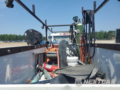 Zdjęcie 10 z 14 samochodu: 2024 CHEVROLET SILVERADO C3500 VIN:1GB3WRE78RF396893 - miniatura
