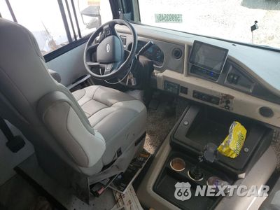 Piąte zdjęcie samochodu w środku: 2023 FORD F53 - RV VIN:1F66F5DN5P0A12413 - miniatura