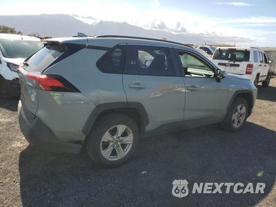 Trzecie zdjęcie samochodu z tyłu: 2019 TOYOTA RAV4 XLE VIN:JTMRWRFVXKD012312 - miniatura