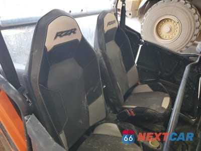 Zdjęcie 6 z 10 samochodu: 2016 POLARIS RZR 4 900 EPS VIN:4XAVCE872GB674698 - miniatura