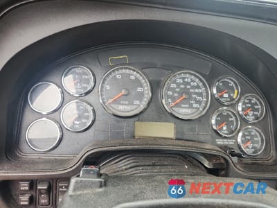 Zdjęcie 9 z 14 samochodu: 2012 INTERNATIONAL PROSTAR VIN:1HSDJSJR9CH672854 - miniatura