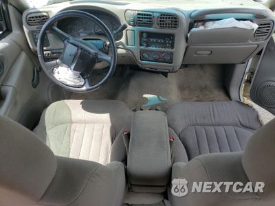 Zdjęcie 8 z 15 samochodu: 2003 CHEVROLET BLAZER VIN:1GNDT13X53K119136 - miniatura