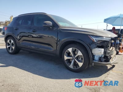 Czwarte zdjęcie samochodu z boku: 2024 VOLVO XC40 CORE VIN:YV4L12UK6R2360261 - miniatura