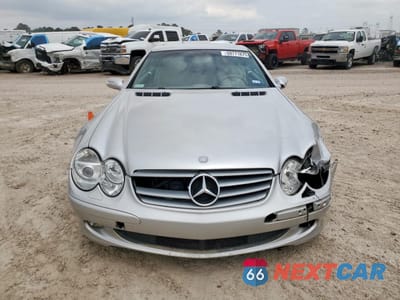 Piąte zdjęcie samochodu w środku: 2004 MERCEDES-BENZ SL 500 VIN:WDBSK75FX4F070969 - miniatura