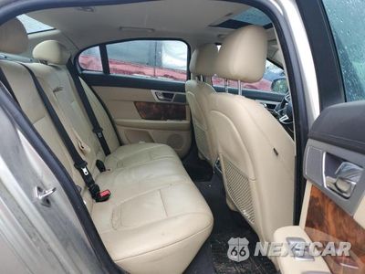 Zdjęcie 10 z 12 samochodu: 2014 JAGUAR XF VIN:SAJWJ0EF4E8U19659 - miniatura