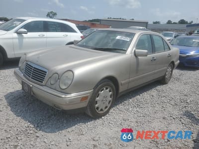 1998 MERCEDES-BENZ E 320 WDBJF65F8WA709750 - główne zdjęcie licytacji z USA - miniatura