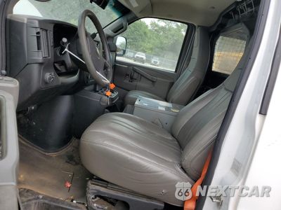 Zdjęcie 7 z 13 samochodu: 2018 CHEVROLET EXPRESS G2500 VIN:1GCWGAFP0J1182231 - miniatura