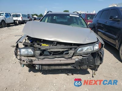 Piąte zdjęcie samochodu w środku: 2002 VOLVO V70 XC VIN:YV1SZ58D621048659 - miniatura