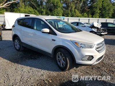 Czwarte zdjęcie samochodu z boku: 2017 FORD ESCAPE SE VIN:1FMCU0GD9HUE38574 - miniatura