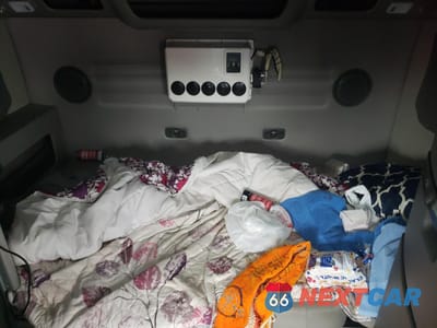 Zdjęcie 11 z 11 samochodu: 2023 VOLVO VNL SEMI TRUCK VIN:4V4NC9EH7PN622502 - miniatura