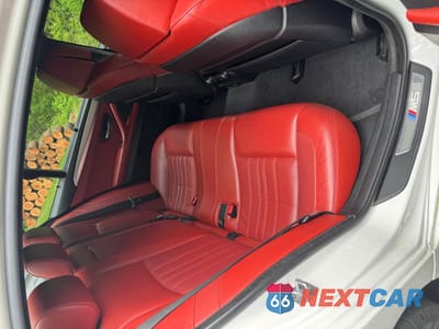 Zdjęcie 6 z 10 samochodu: 2015 BMW M5 VIN:WBSFV9C58FD594418 - miniatura
