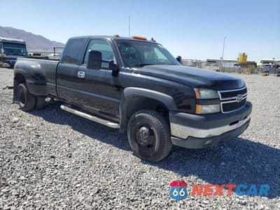 Czwarte zdjęcie samochodu z boku: 2007 CHEVROLET SILVERADO K3500 VIN:1GCJK39D17E189910 - miniatura