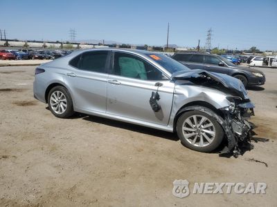Czwarte zdjęcie samochodu z boku: 2023 TOYOTA CAMRY LE VIN:4T1C11AK2PU112152 - miniatura